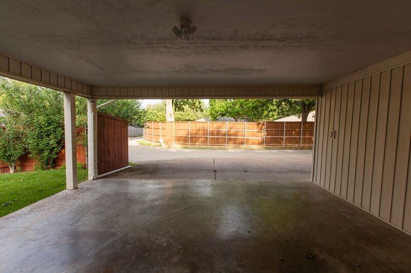 1105 Mill Valley Dr - Photo 2 of 37