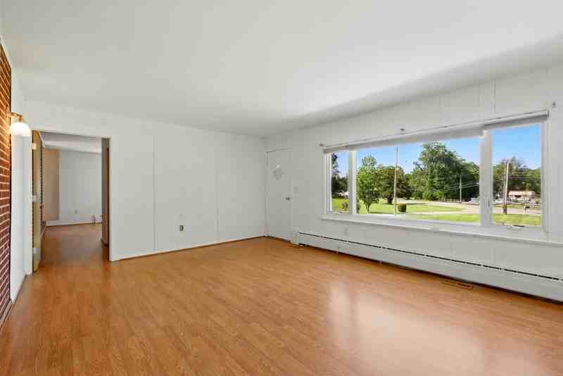 795 Annapolis Rd - Photo 2 of 22