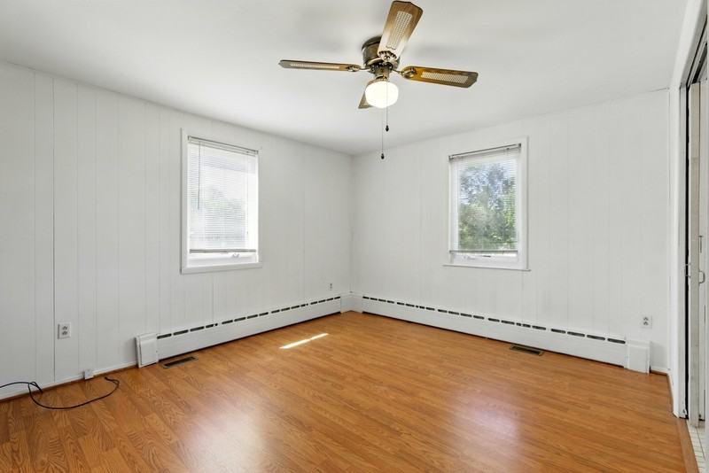 795 Annapolis Rd - Photo 3 of 22