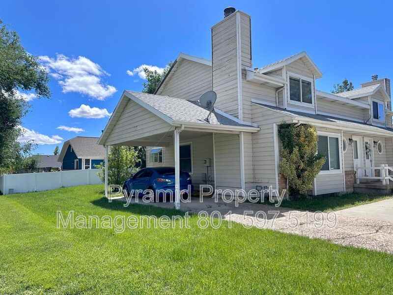 1099 Shepard Ln - Photo 3 of 33