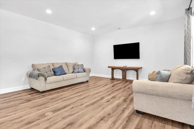 612 Forest Sound Rd - Photo 3 of 50