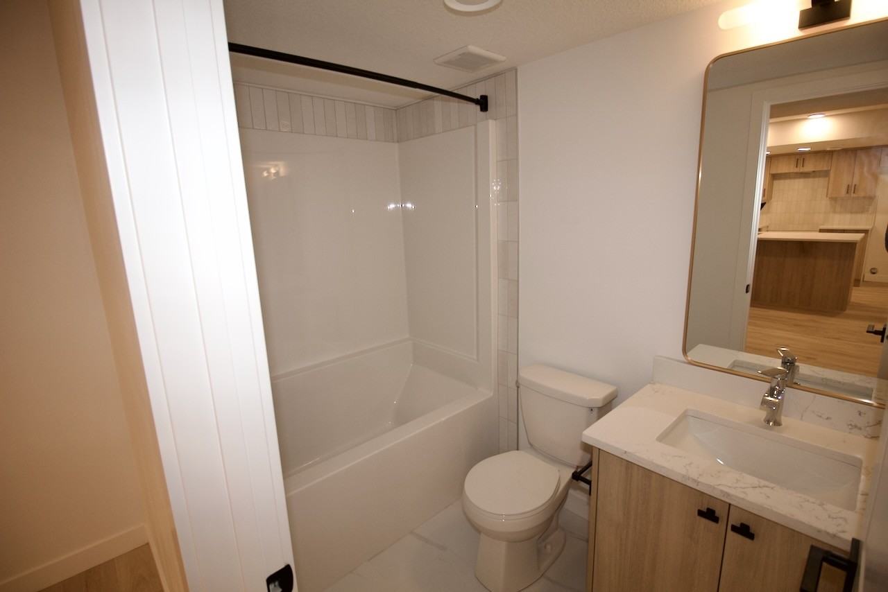 6324 Bsmt27 Ave Sw - Photo 7 of 13