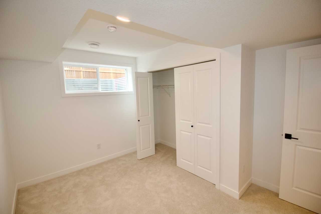 6326 Bsmt27 Ave Sw - Photo 7 of 13