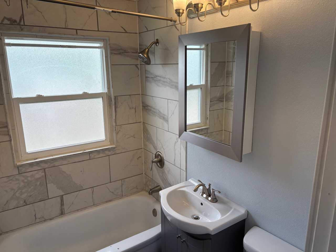1113 6th Ave E #4 - Photo 7 of 7