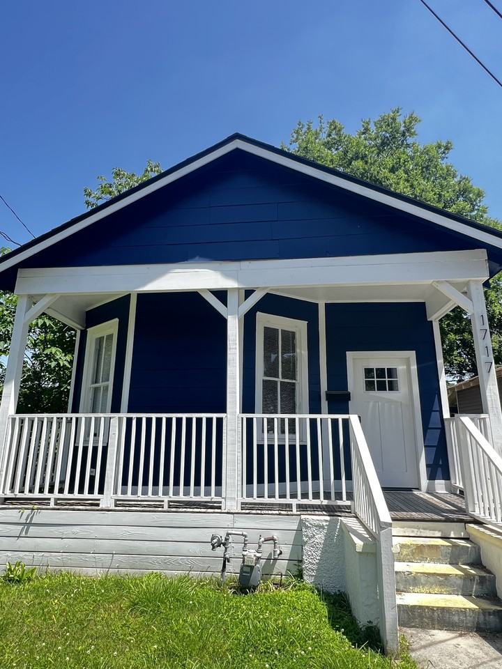 1717 Bynum Ave - Photo 2 of 10