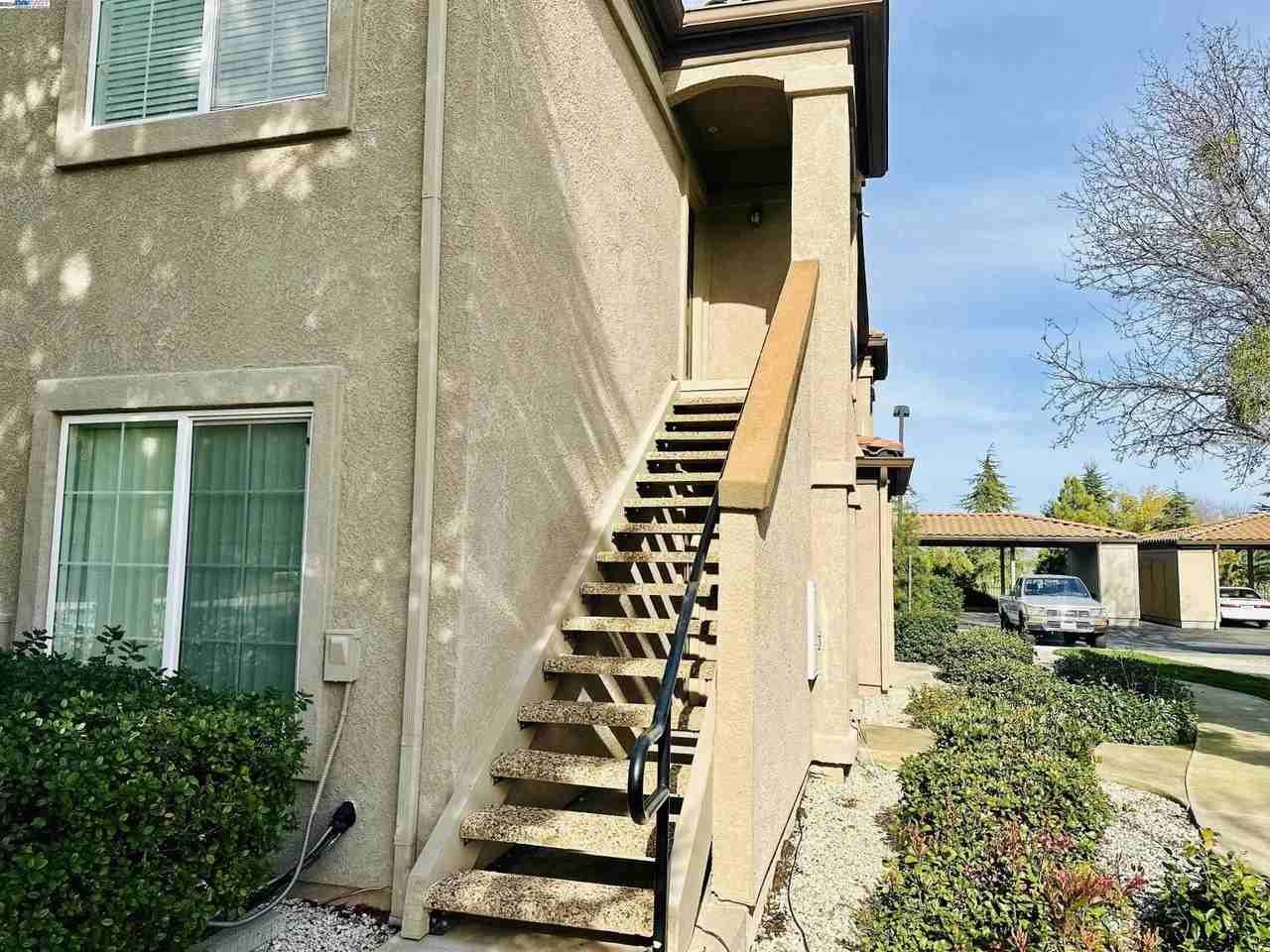 4200 E Commerce Way - Photo 3 of 11