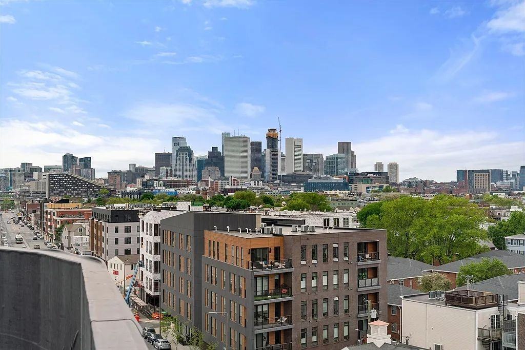 267 Old Colony Ave - Photo 2 of 8