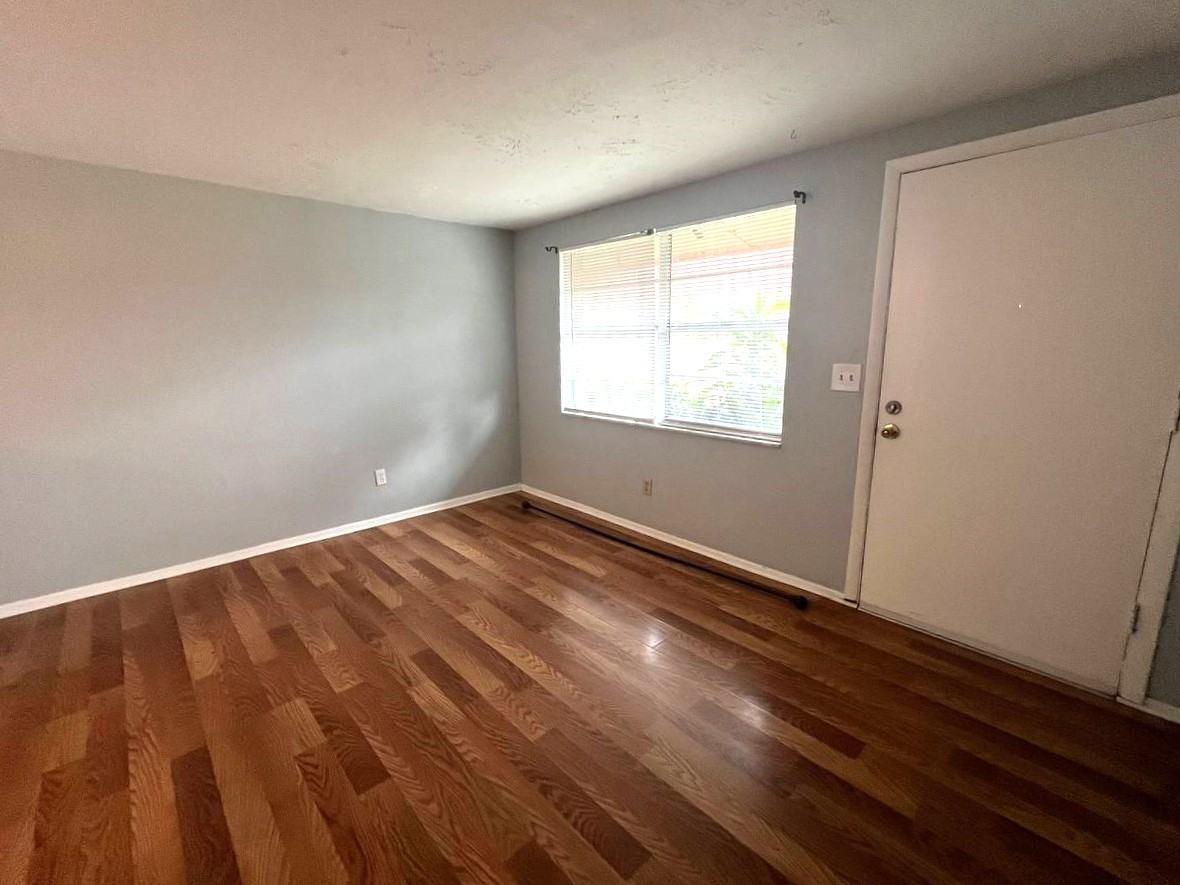 9406 Eastfield Rd #C - Photo 4 of 14