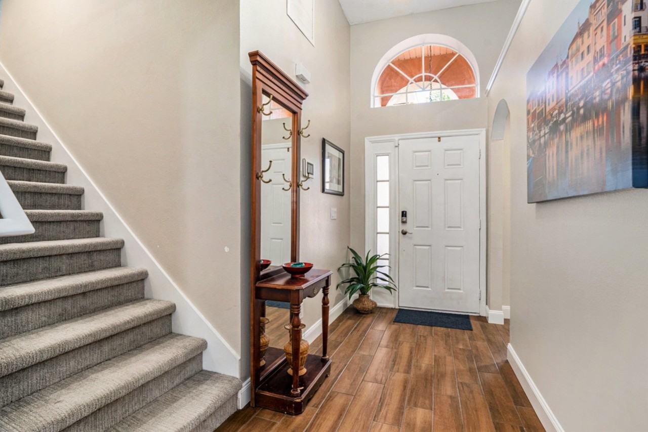 7116 Colonial Lake Dr - Photo 4 of 24