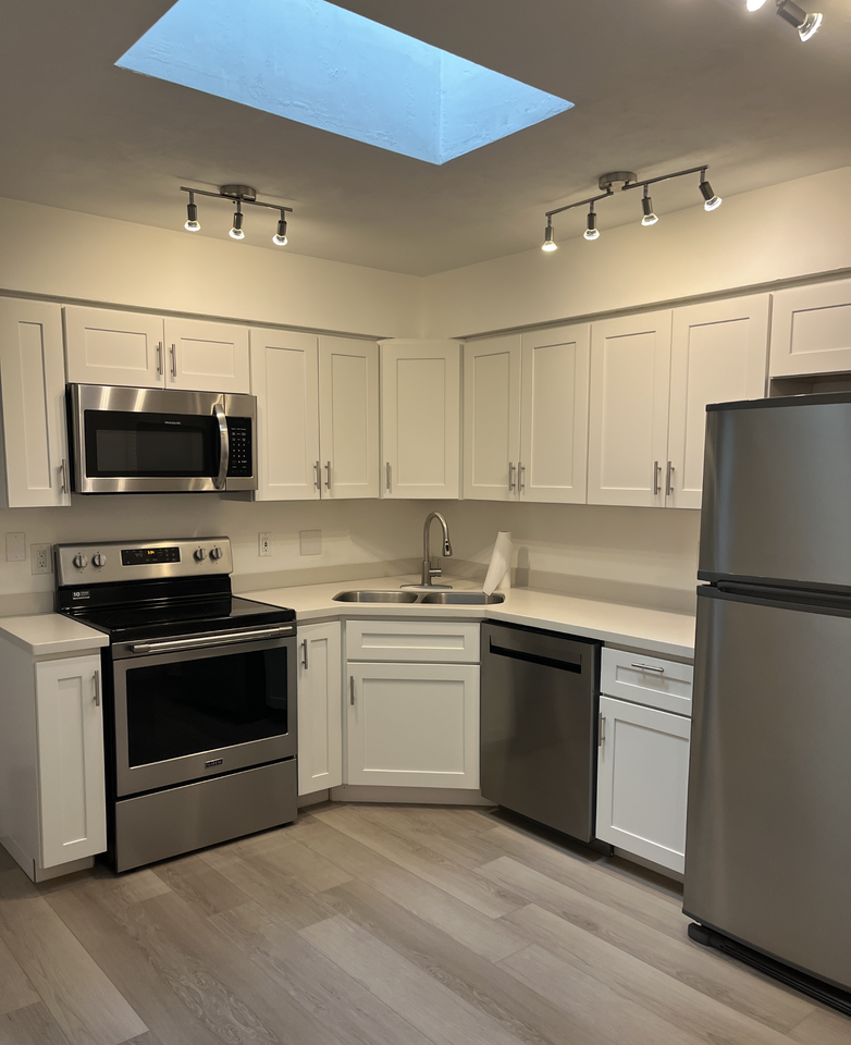 6180 Olympic Ct - Photo 7 of 12