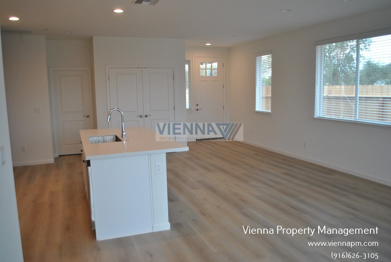 501 Fox Hunt Way - Photo 3 of 28