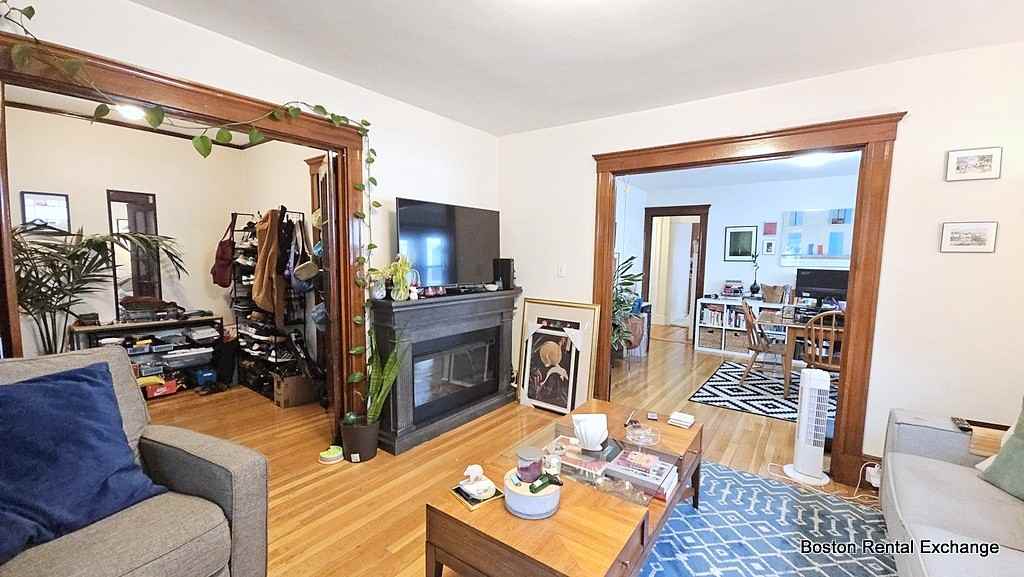 33 Winter St - Photo 3 of 15