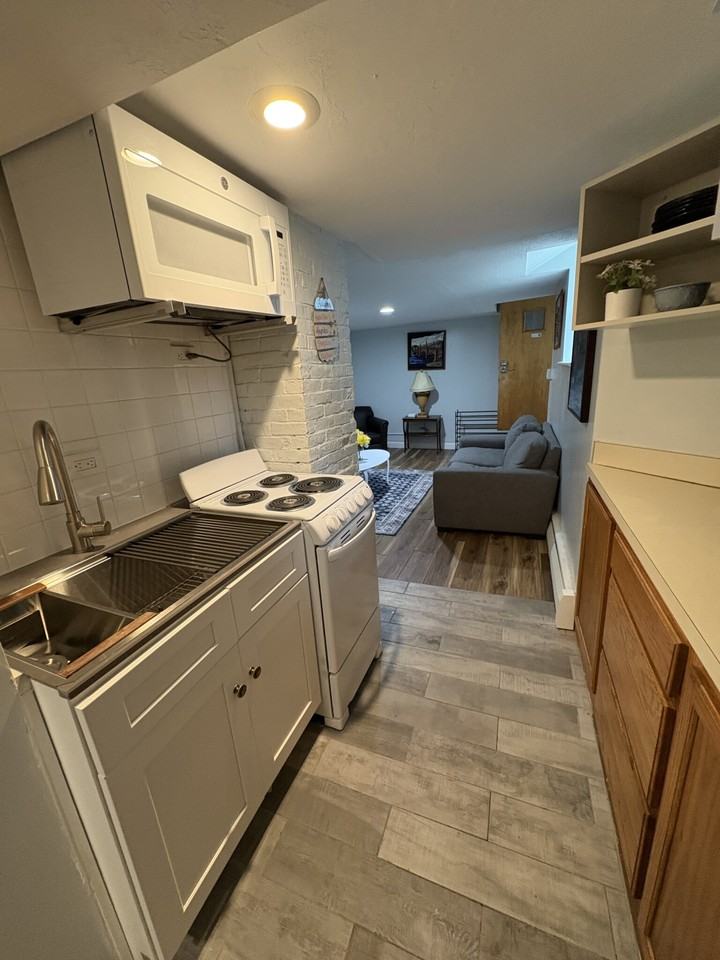 Kilsyth Rd #B - Photo 2 of 13