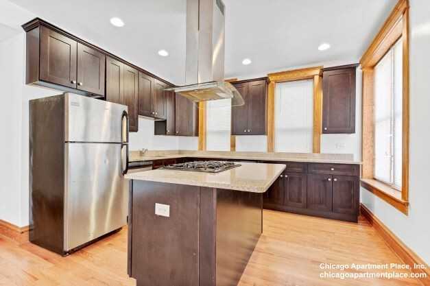 3153 N Hudson Ave #1 - Photo 4 of 19