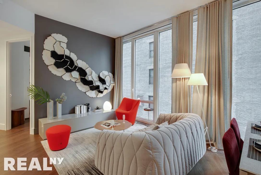 E 44th St #8D - Photo 2 of 6