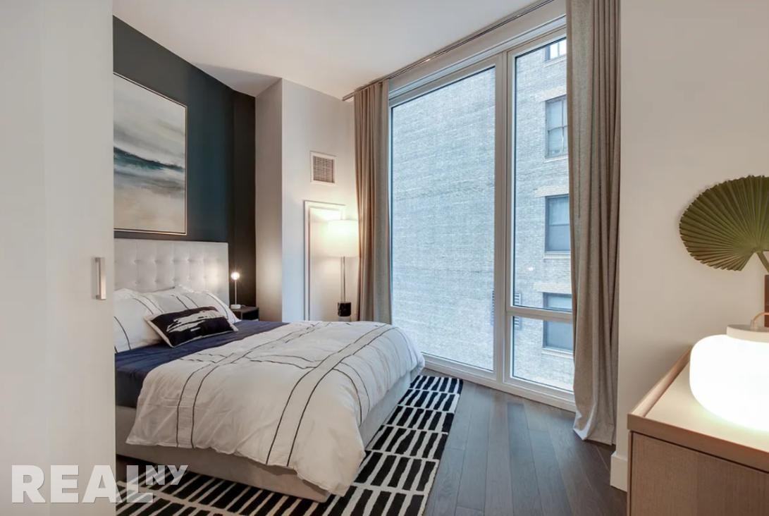 E 44th St #11M - Photo 4 of 7