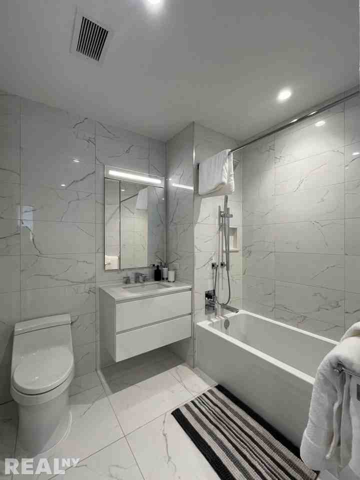 E 44th St #11M - Photo 6 of 7