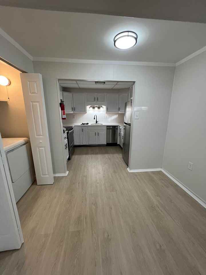 1005-1015 Lincoln Street - Photo 2 of 14