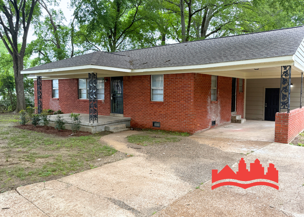 3226 Dogwood Ln - Photo 3 of 14