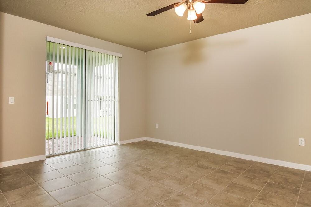 5261 Luke Hammock St - Photo 5 of 16