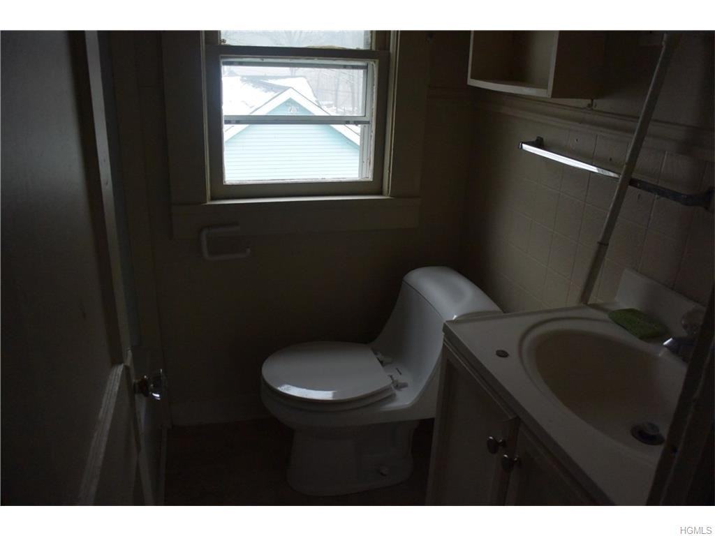 101 Spring St - Photo 3 of 15
