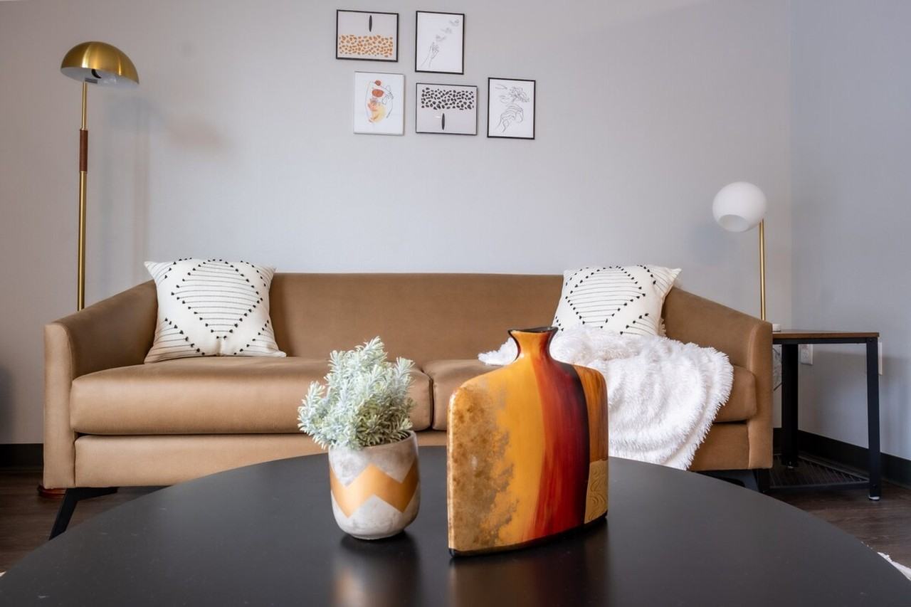 2301 Ingersoll Ave #1036744P - Photo 4 of 42