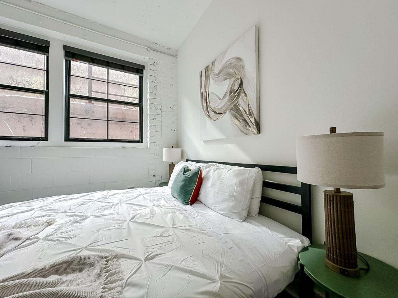 701 E 2nd St N #1074455P - Photo 2 of 18