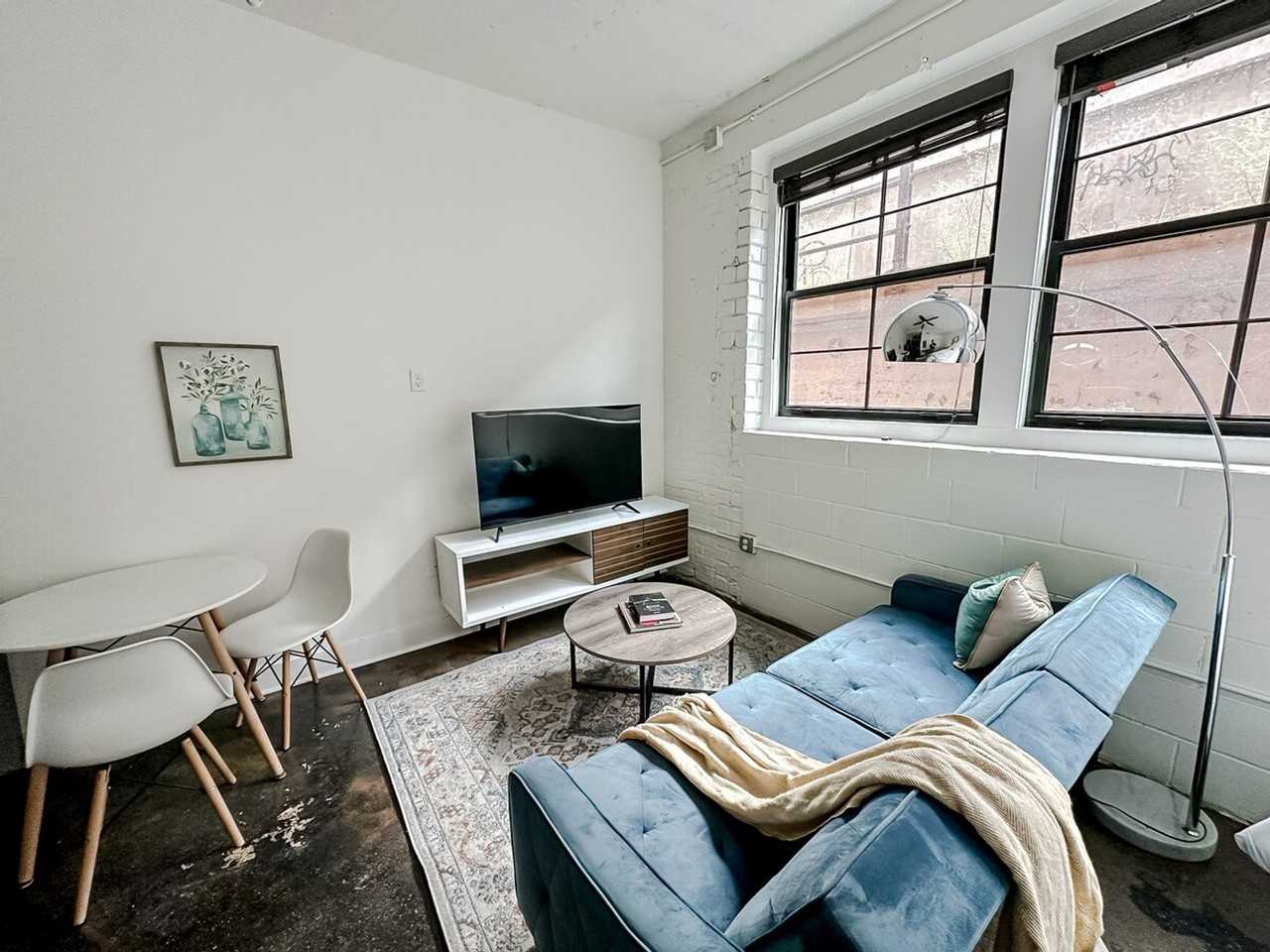 701 E 2nd St N #1074455P - Photo 3 of 18