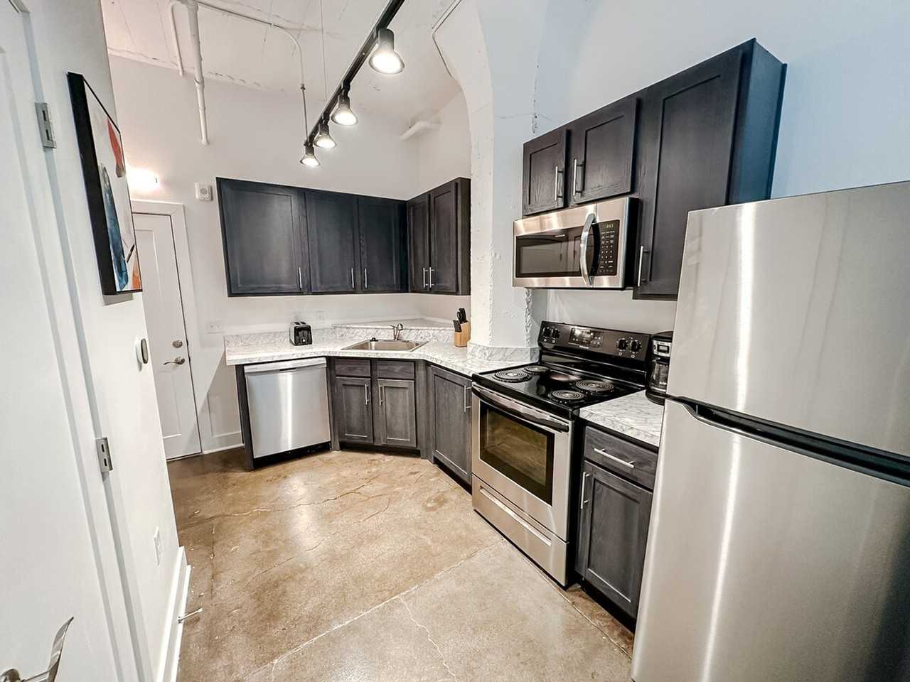 701 E 2nd St N #1074455P - Photo 4 of 18