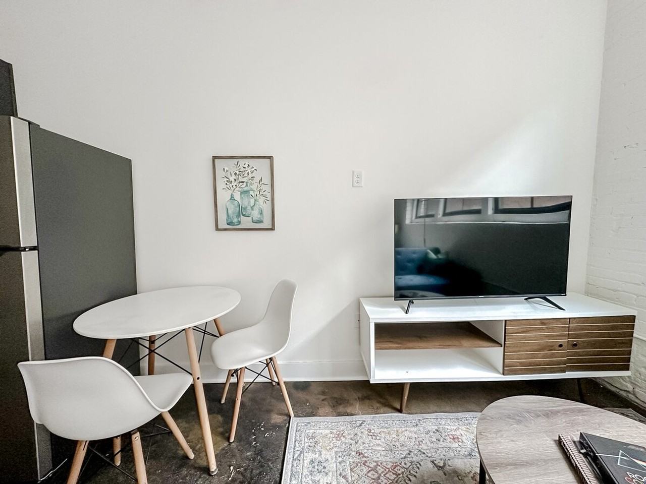 701 E 2nd St N #1074455P - Photo 5 of 18