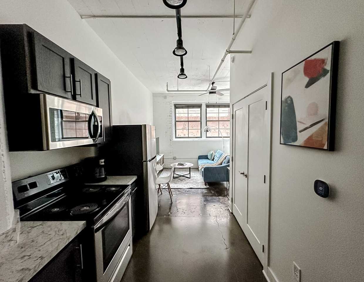 701 E 2nd St N #1074455P - Photo 6 of 18