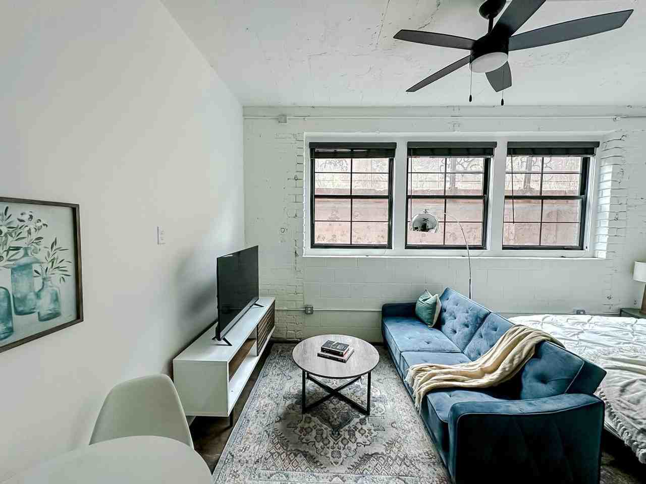 701 E 2nd St N #1074455P - Photo 7 of 18