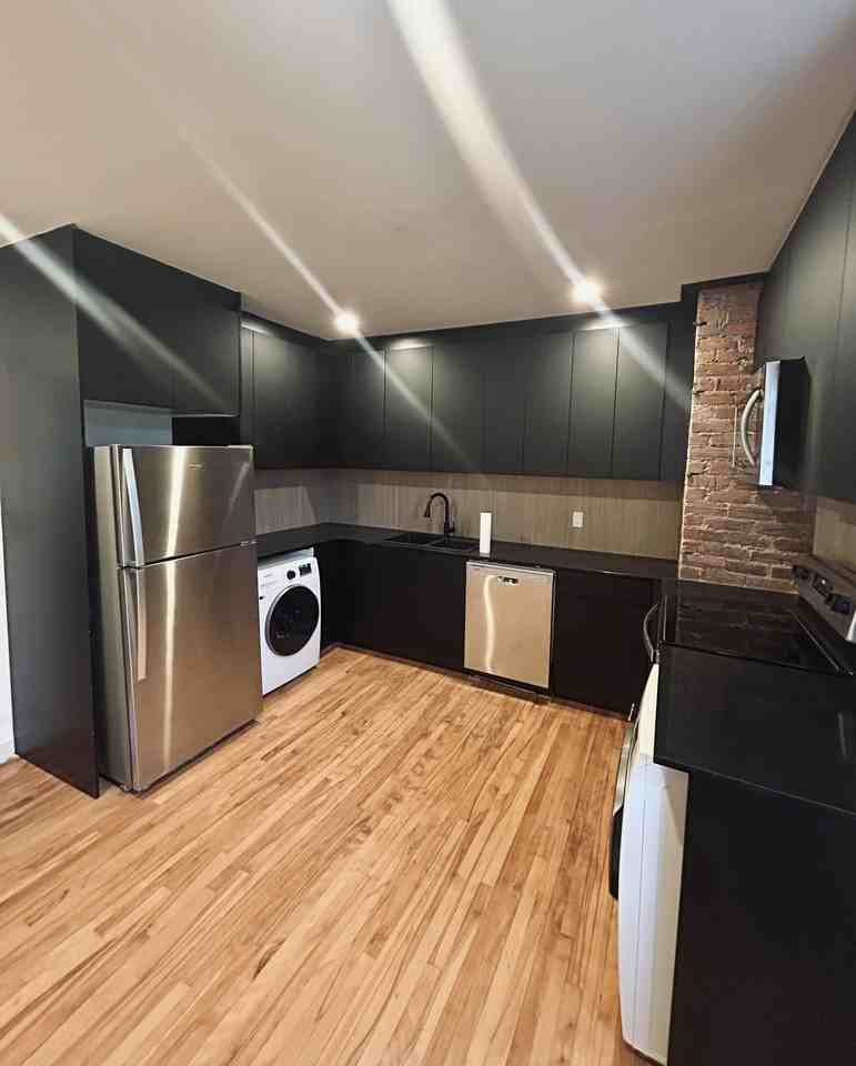 188 Rue Lionais - Photo 3 of 11