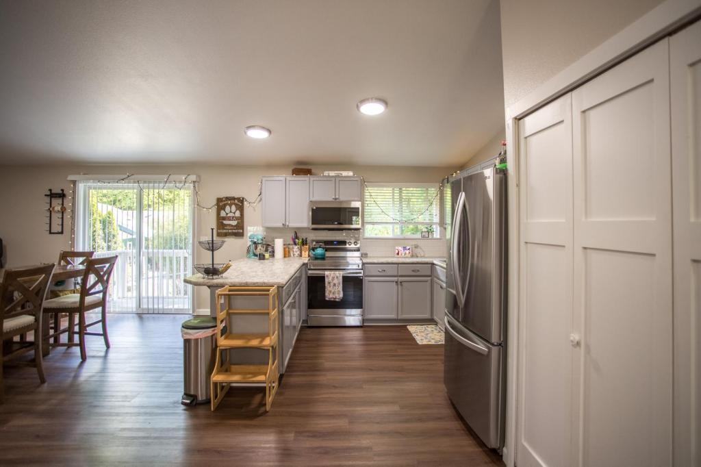 2521 123rd Ave Sw - Photo 2 of 10