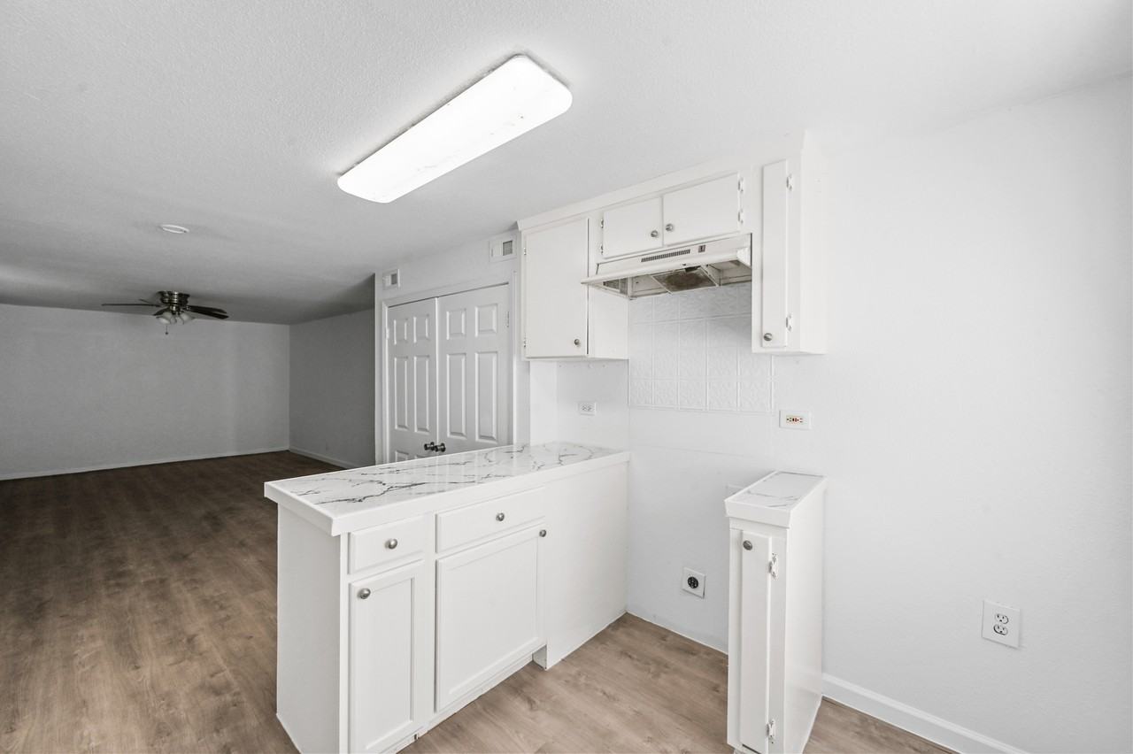 120 E Monterey St #116 - Photo 2 of 15