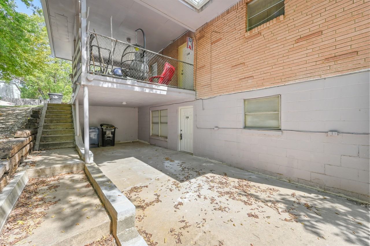 120 E Monterey St #116 - Photo 4 of 15