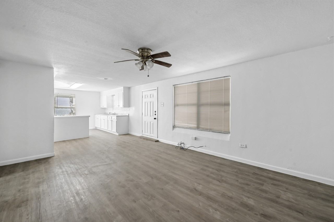 120 E Monterey St #116 - Photo 5 of 15