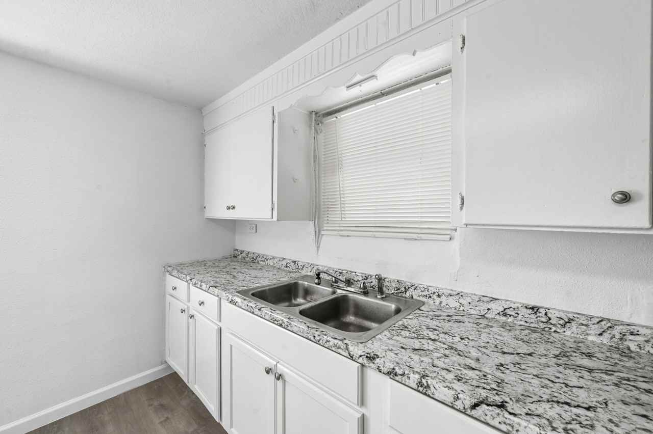 120 E Monterey St #116 - Photo 6 of 15