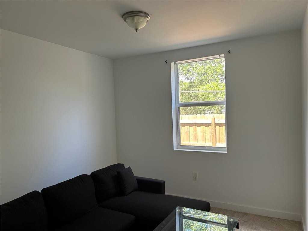 661 Nwterrace #2 - Photo 4 of 9