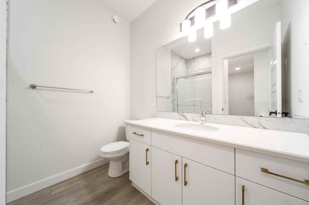 215 Larch Crescent - Photo 3 of 15