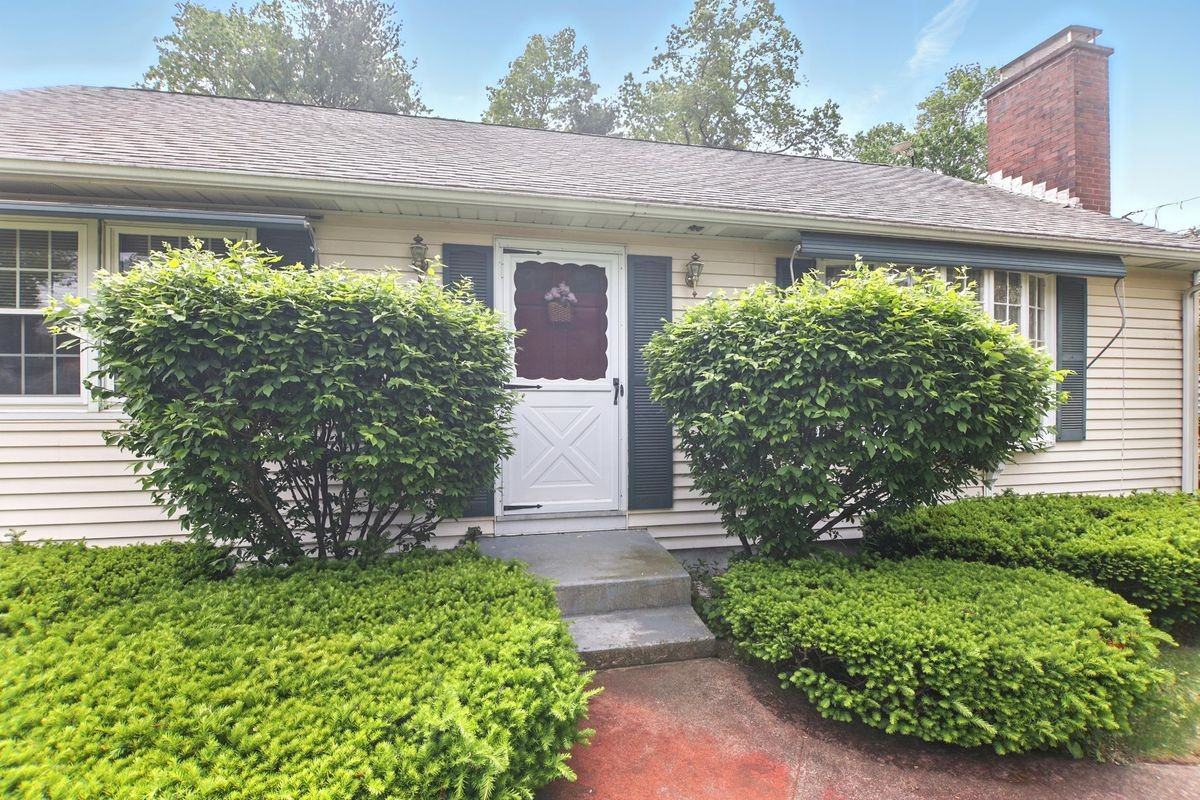 109 Westwood Dr - Photo 3 of 45