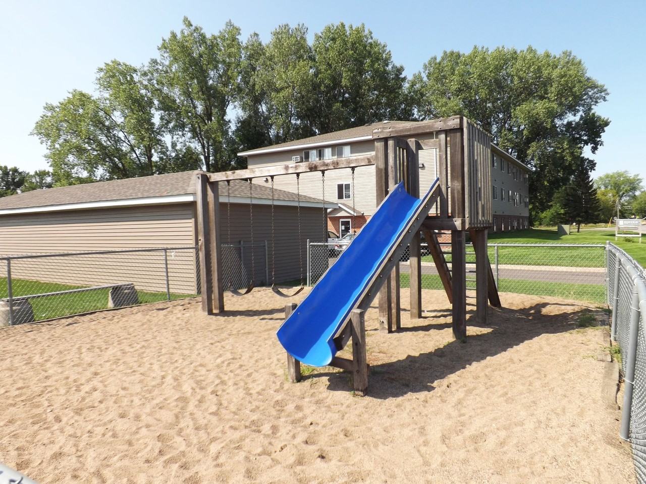 Lincoln Pointe - Photo 2 of 15