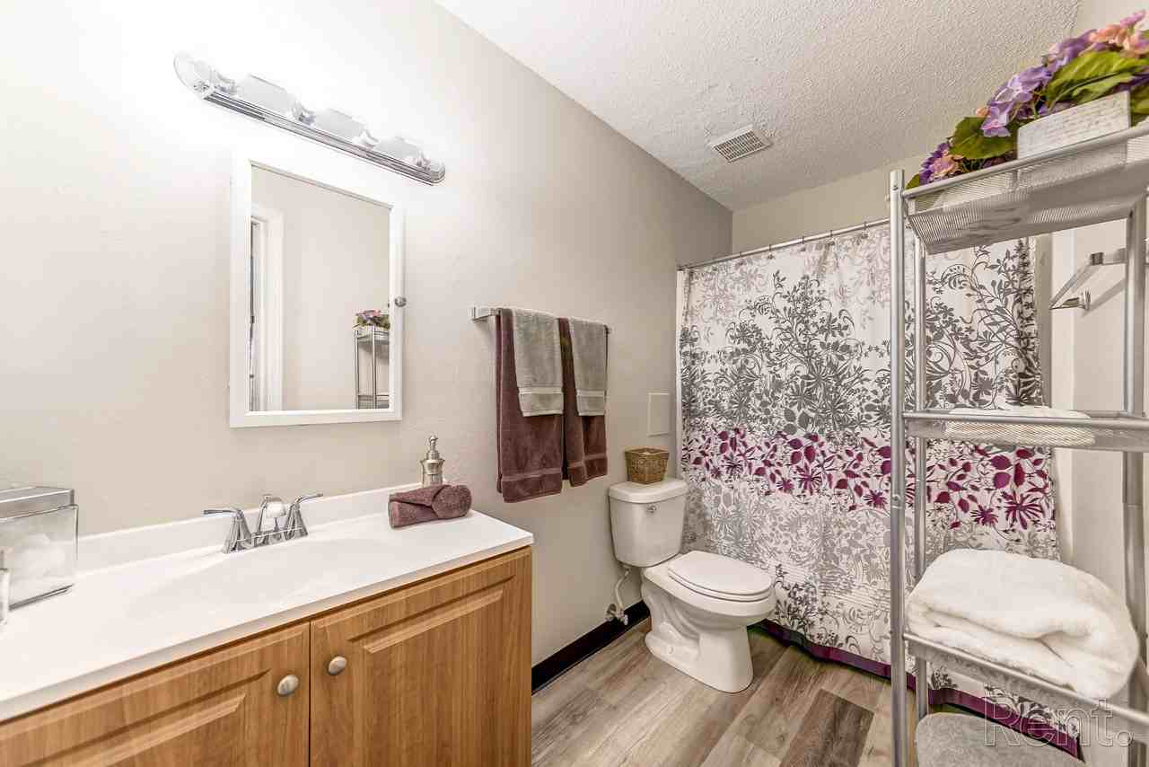 Casalon Parkway Apartments - Photo 4 of 40