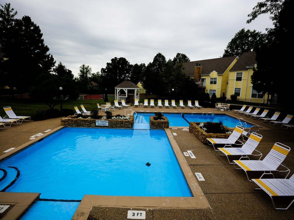 Country Club Place Apartments - Photo 6 of 50