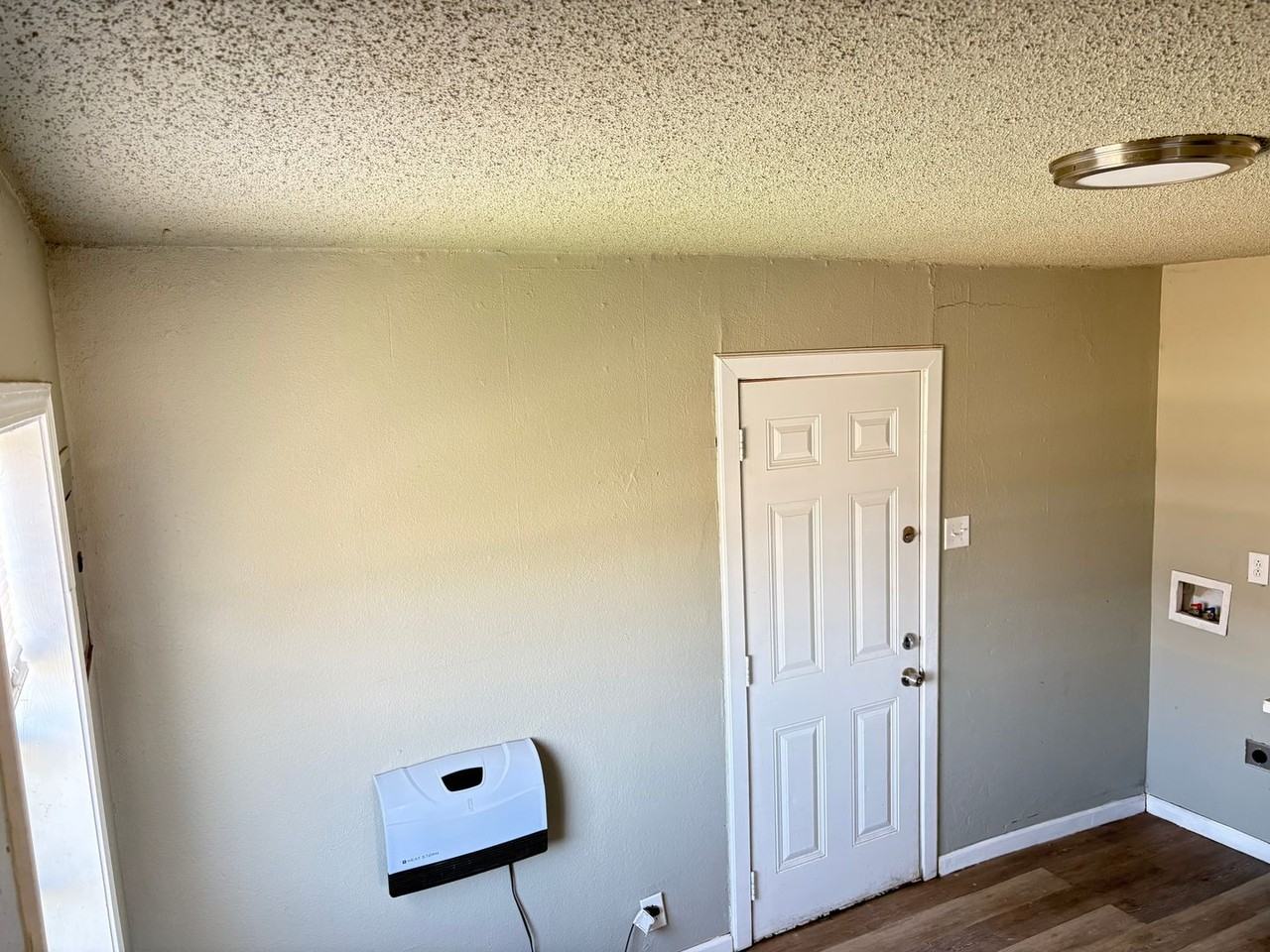 1704 E 29th St - Photo 6 of 12