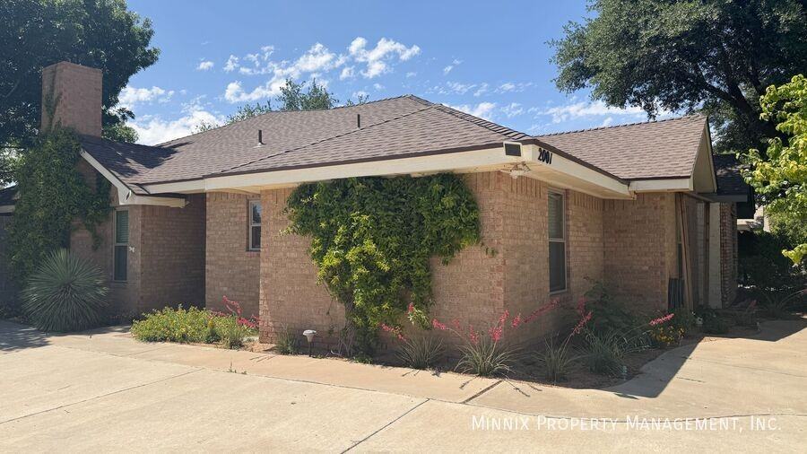 2001 Freeport Ln - Photo 2 of 10