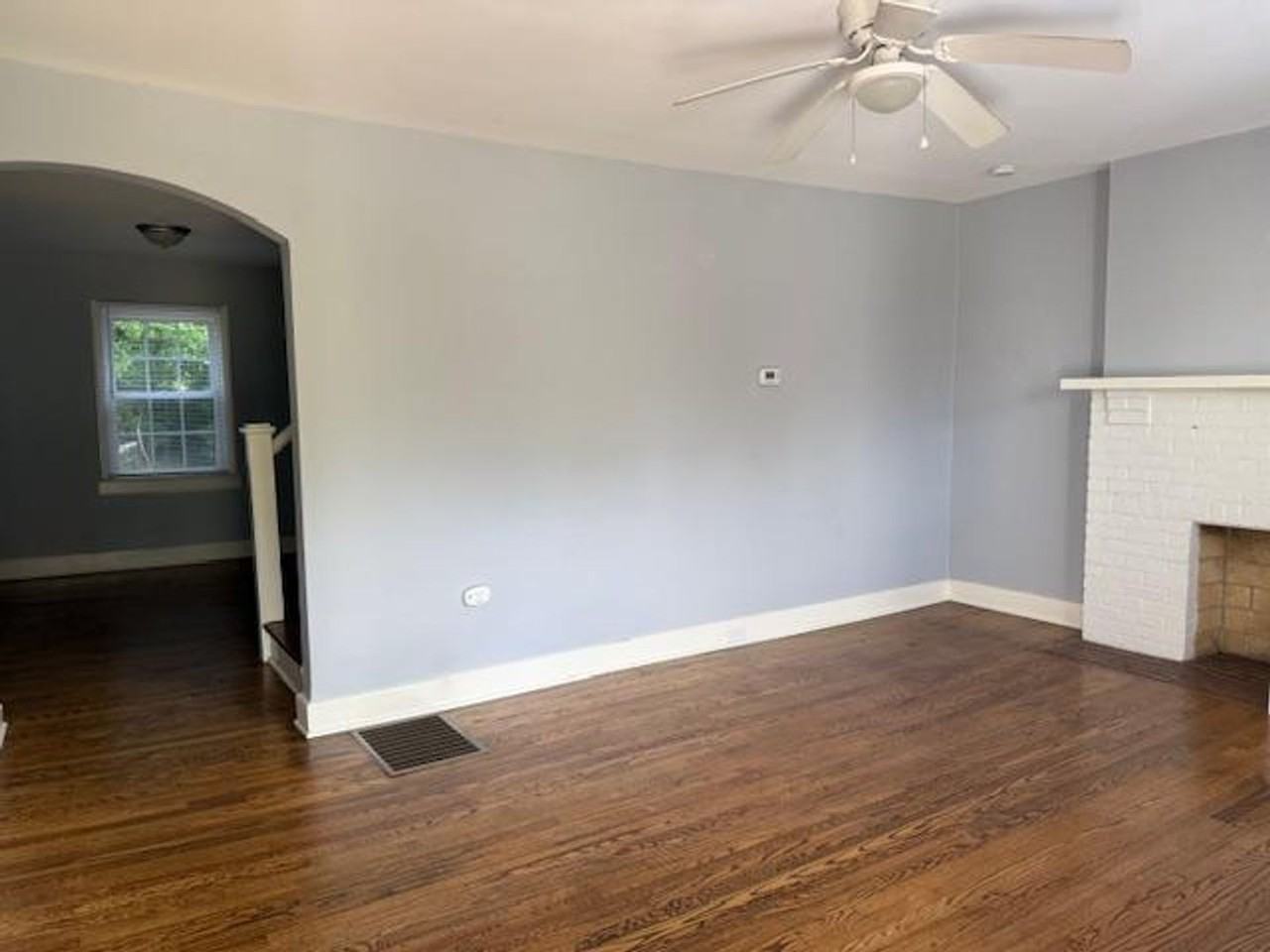 710 W Roanoke Park Dr - Photo 3 of 17