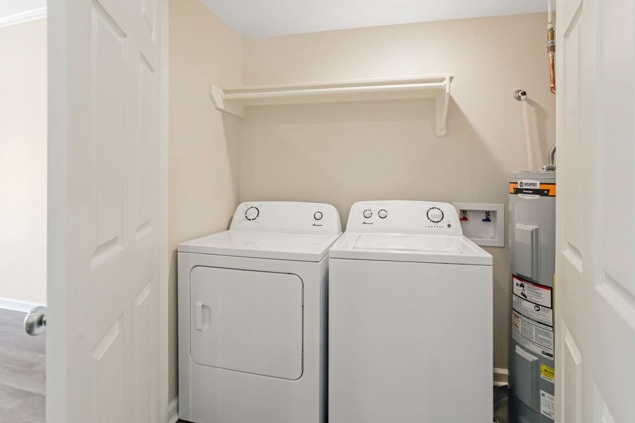 1815 Elm Street (St Andrews) - Photo 3 of 6