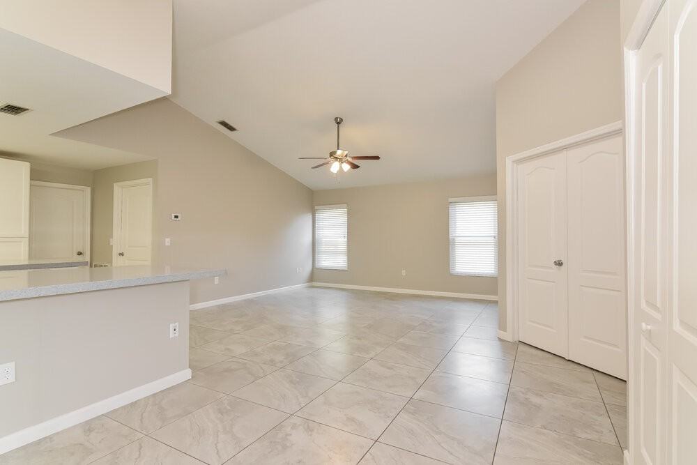 948 Wicketrun Dr - Photo 3 of 15