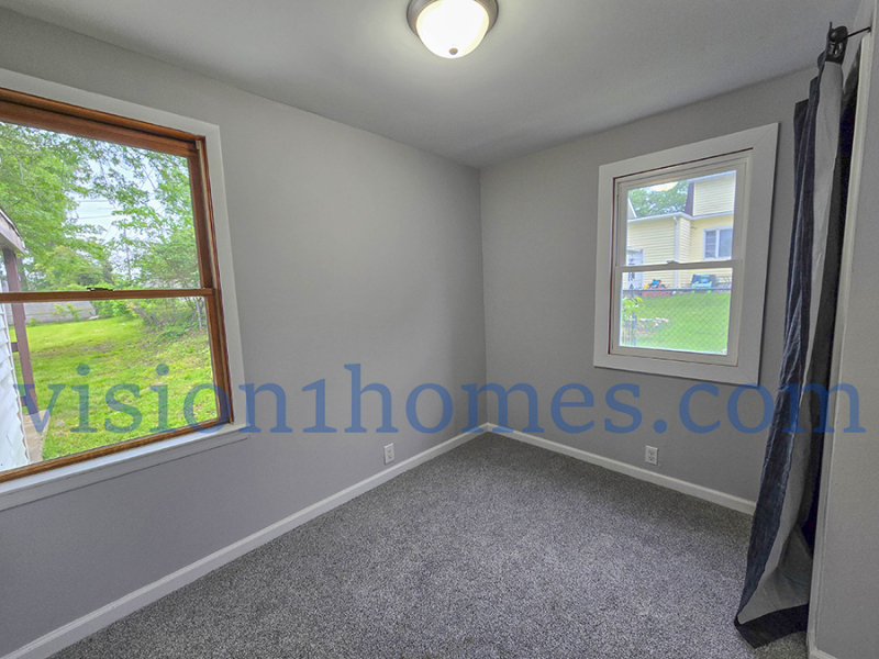 402 N Nixon Ave - Photo 2 of 12